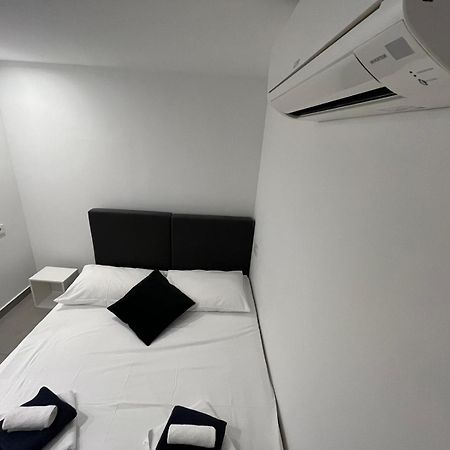 X Boutique Marinac Studio Apartments & Rooms Шибеник Екстер'єр фото