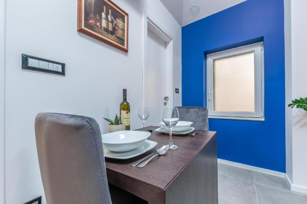 X Boutique Marinac Studio Apartments & Rooms Шибеник Екстер'єр фото