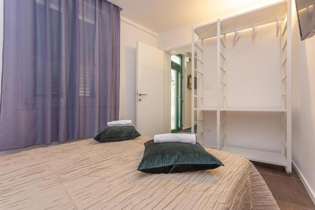 X Boutique Marinac Studio Apartments & Rooms Шибеник Екстер'єр фото