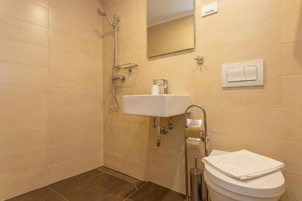 X Boutique Marinac Studio Apartments & Rooms Шибеник Екстер'єр фото