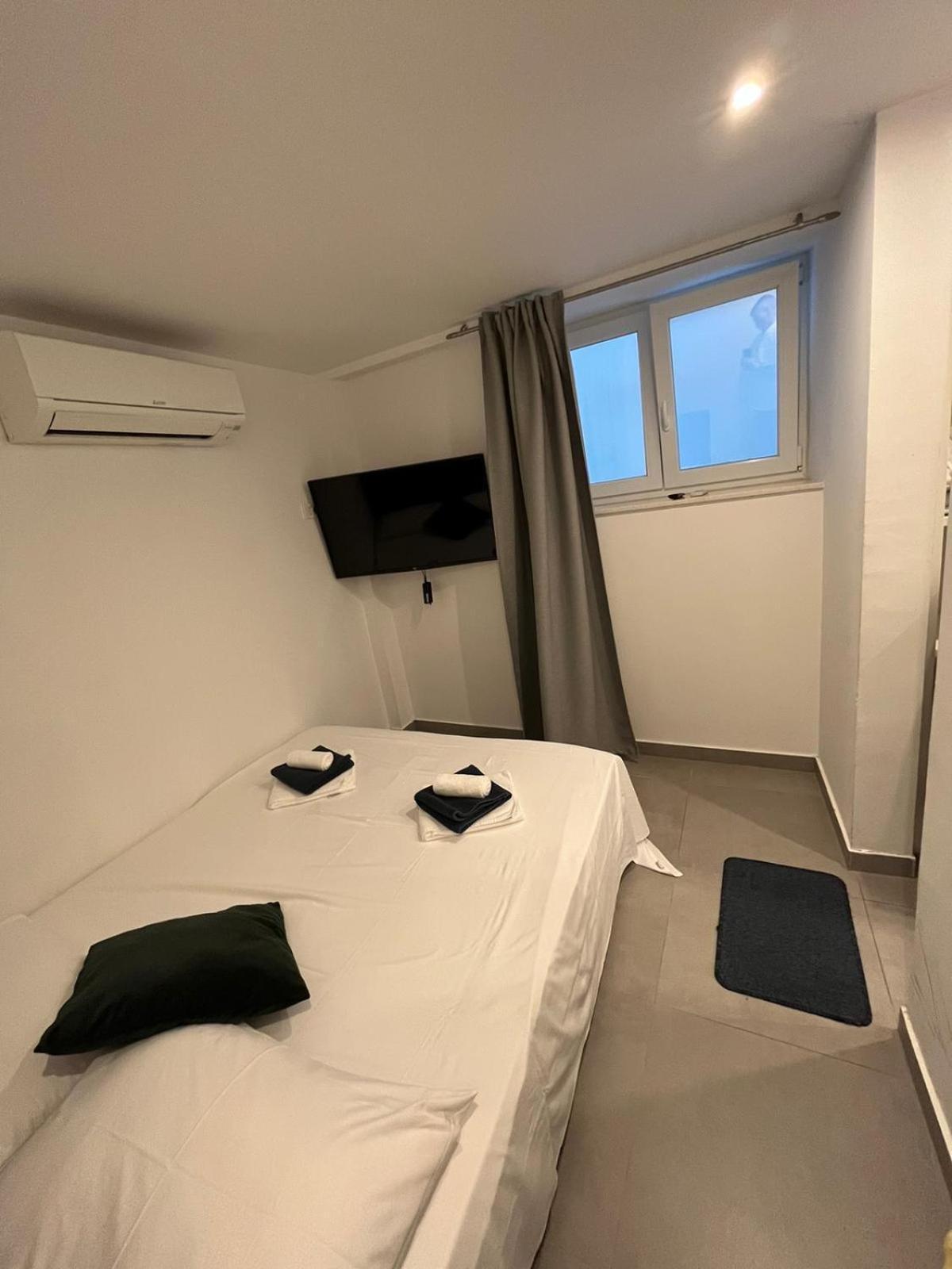 X Boutique Marinac Studio Apartments & Rooms Шибеник Екстер'єр фото